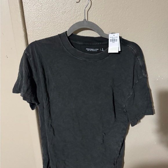 Men's Black T-Shirt - Picture 1 of 4
